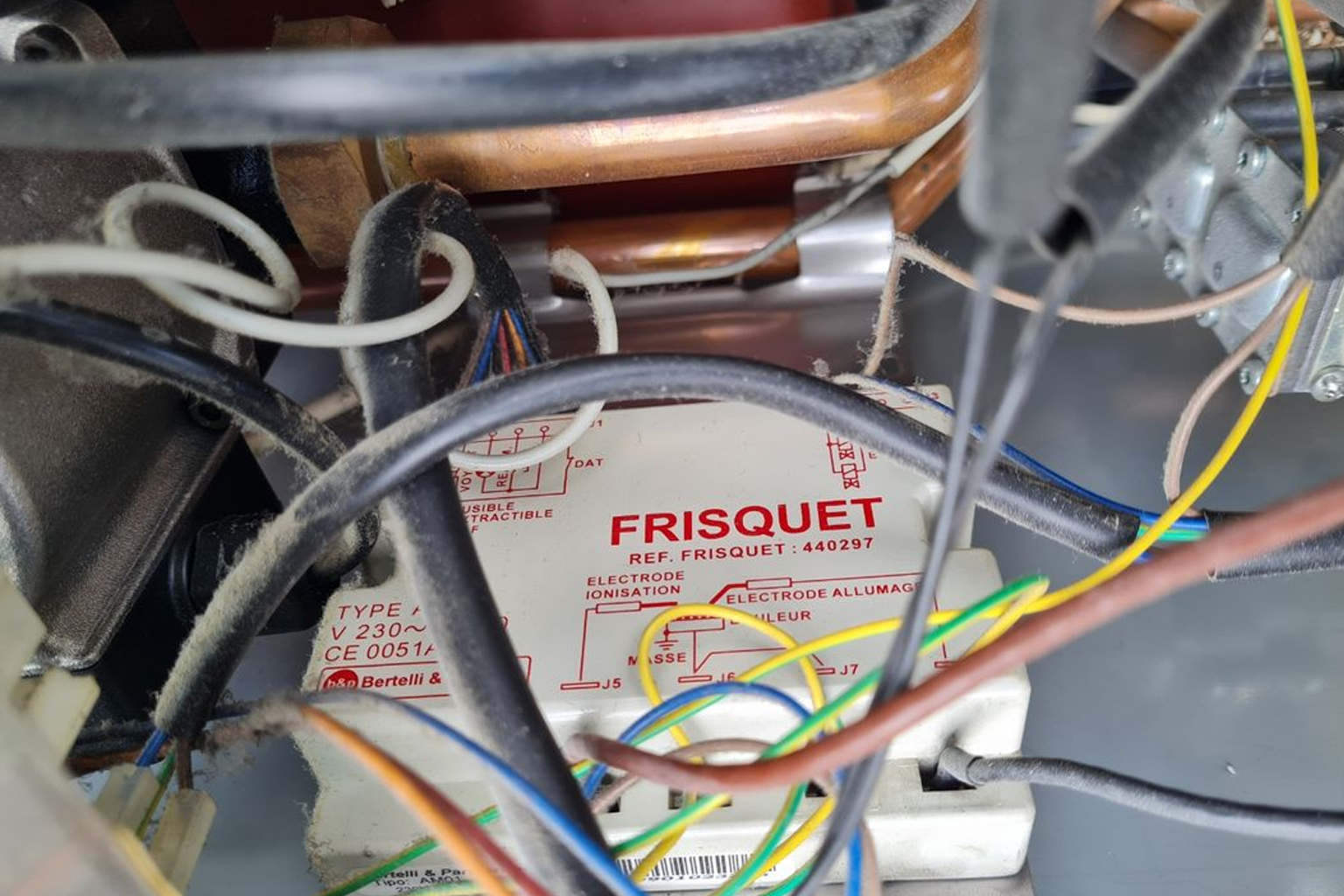 Circuit & radiateurs Ariston — Dépannage Ariston
